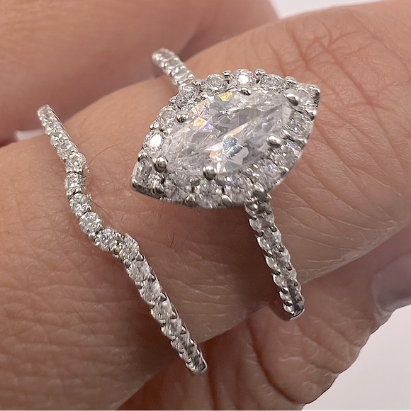 Lab Marquise cut bridal ring set in 1.5 carat total weight - Picture 8 of 9